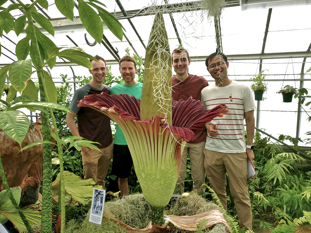 Lab_With_Corpse_Flower